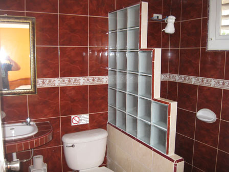 'Bathroom2' Casas particulares are an alternative to hotels in Cuba.